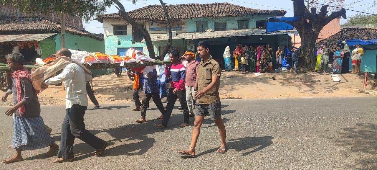 मुस्लिम परिवार के आंगन से निकली एक हिंदू बेटी की अर्थी, मुंहबोले भाई ने दी मुखाअग्नि, अब श्राद्ध की हो रही तैयारी   