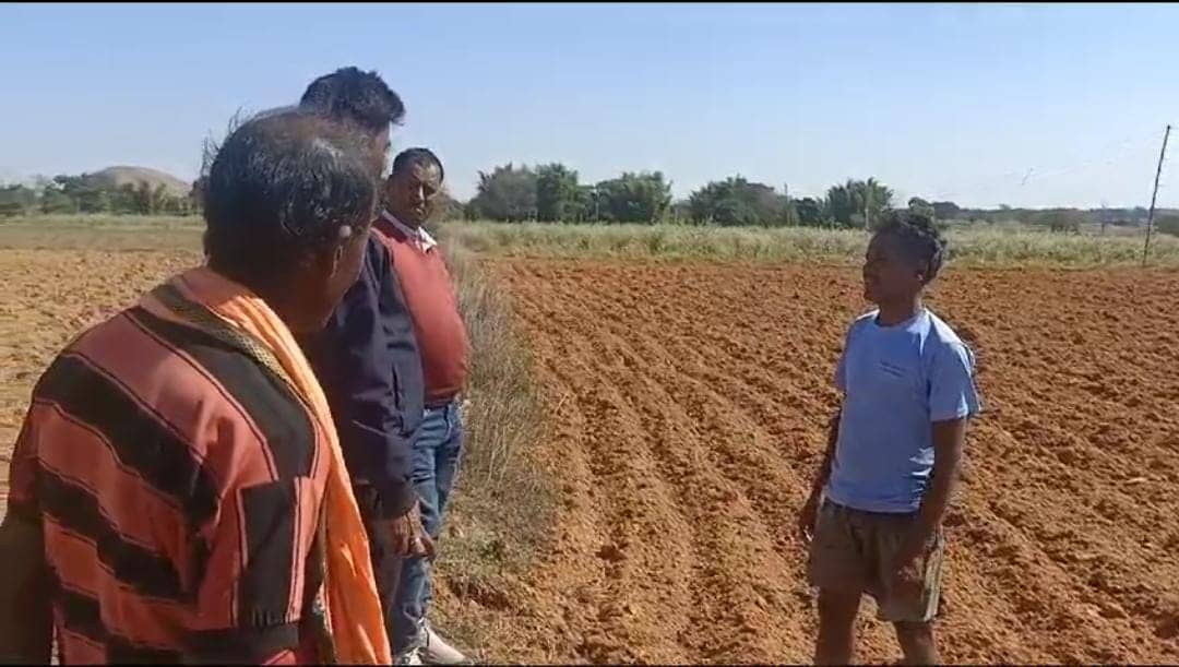 खेती से मुंह मोड़ रहे हैं गुमला के किसान! कृषि विभाग की लाख कोशिशों के बाद भी नहीं रुक रहा अन्नदताओं का पलायन, पढ़ें इसके पीछे की वजह