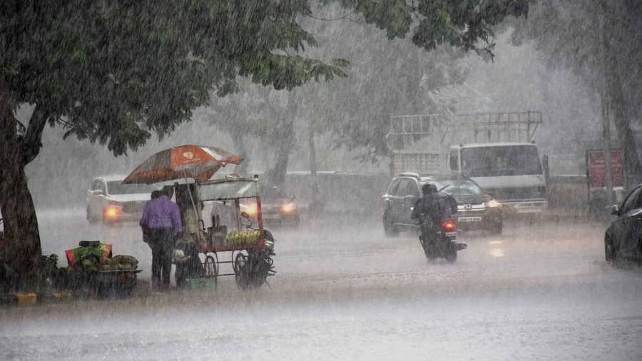 Jharkhand Weather Alert : सरस्वती पूजा से पहले राजधानी में झमाझम बारिश, बढ़ी कनकनी, जीना हुआ मुहाल