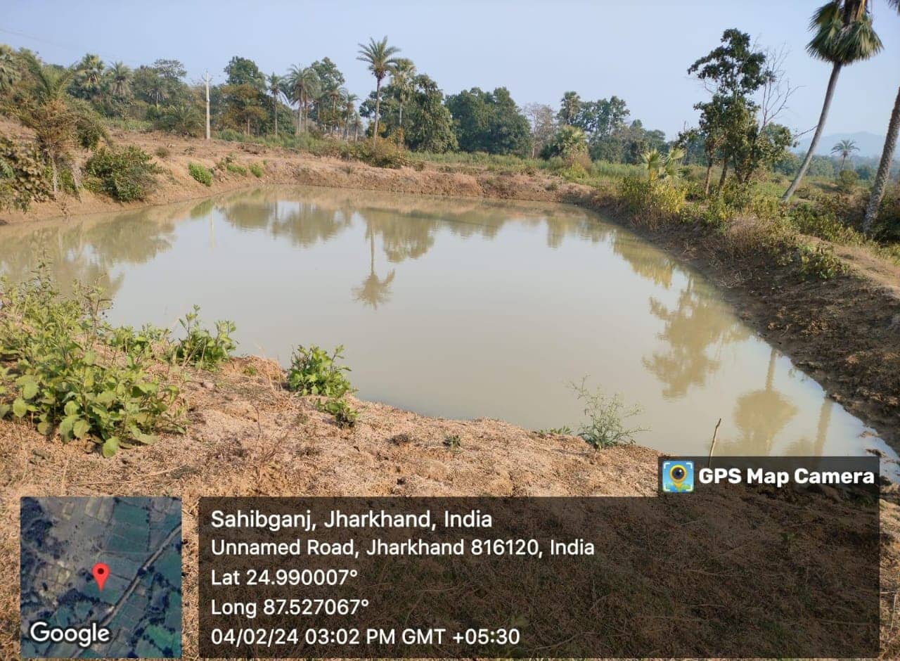 साहिबगंज में ‘द न्यूज़ पोस्ट’ की खबर का असर! मनरेगा योजना में घोटाले की खबर प्रकाशित होते ही भ्रष्टाचारियों में मचा हड़कंप, 2019 में सेंसन हुए तालाब का कार्य हुआ शुरू   