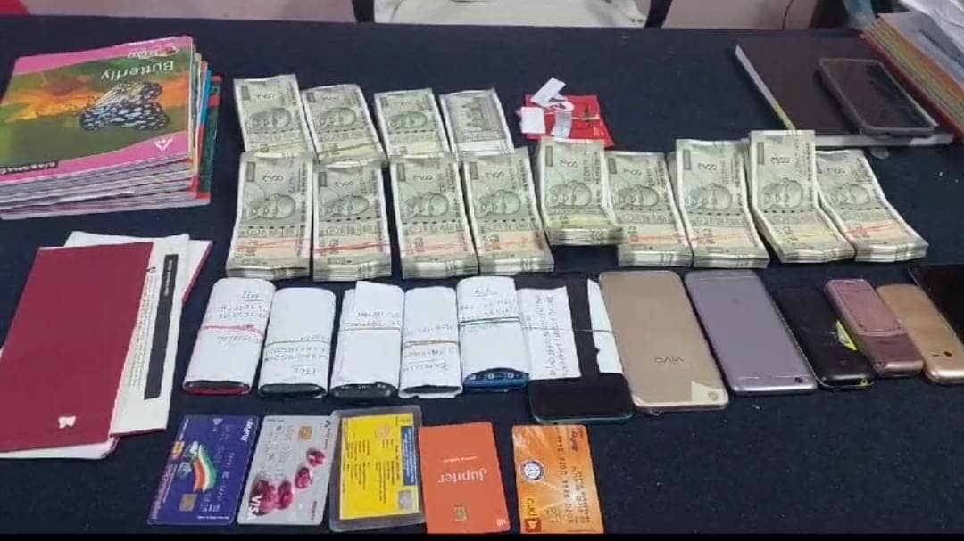 नालंदा: किसान से ठगी करनेवाला साइबर अपराधी चढ़ा पुलिस के हत्थे, 7 लाख रुपये, देसी कट्टा और  जिंदा कारतूस बरामद, पढ़ें शातिर का आपराधिक इतिहास