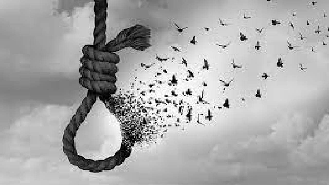 सरायकेला :- कांड्रा मध्य बस्ती के एक युवक ने घर के पंखे से फांसी लगाकर दी जान,पुलिस जांच में जुटी 