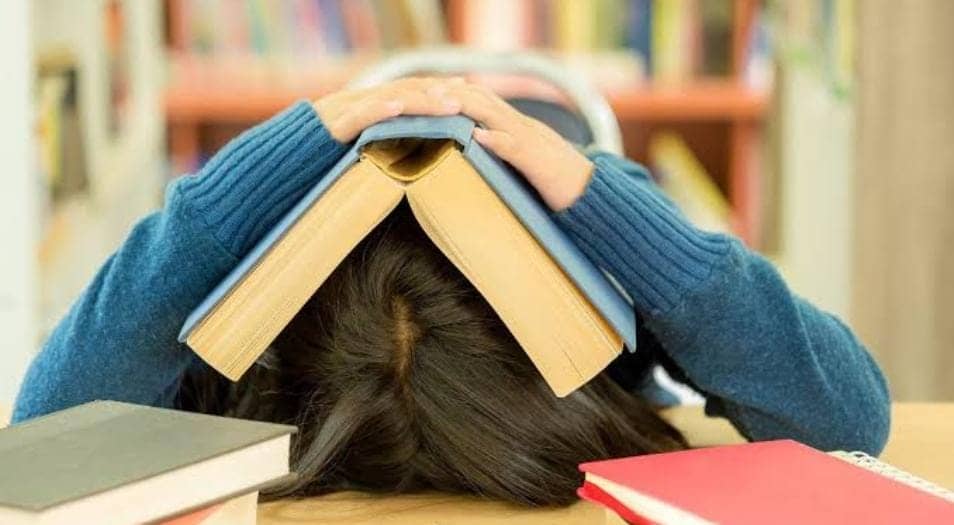 Exam tips: अगर एग्जाम को लेकर आपके बच्चे भी हो  रहे नर्वस, तो इन 5 तरीकों से करे मोटिवेट, बच्चों का परफॉर्मेंस होगा बेहतर