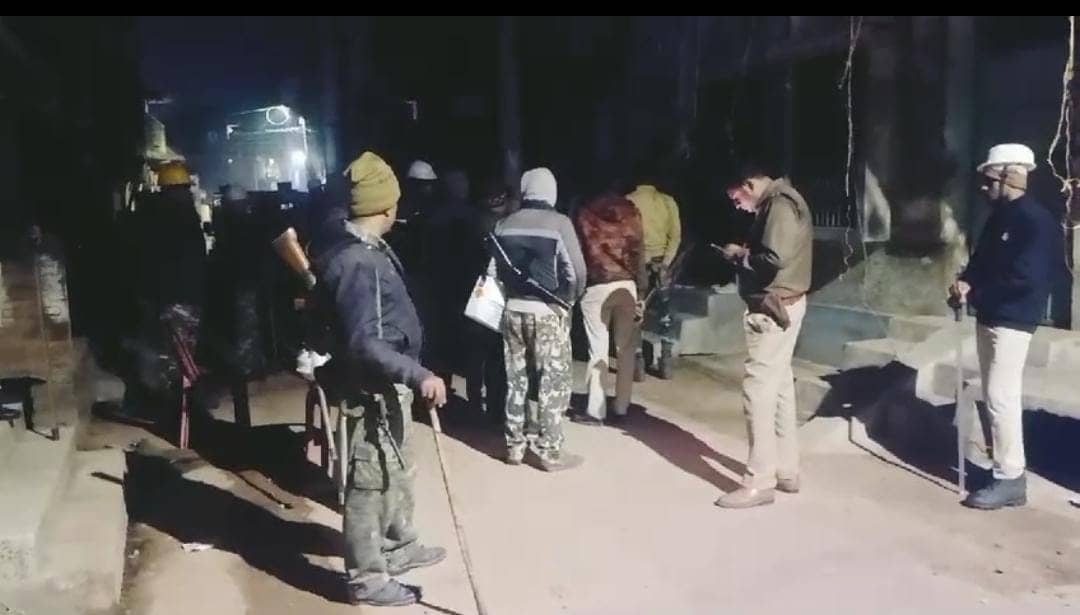 साहिबगंज:सरस्वती पूजा पंडाल में डीजे बजाने को लेकर दो समुदायों के बीच झड़प, मारपीट और पत्थरबाजी में दो घायल,एक हालत गंभीर   