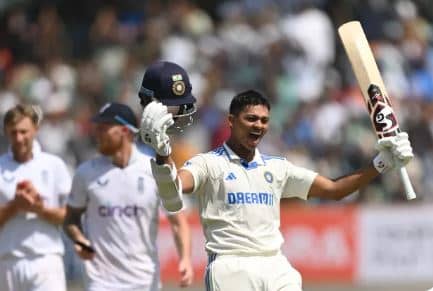 Breaking News :- यशस्वी जायसवाल के तूफानी दोहरे शतक से भारत मजबूत, राजकोट के तीसरे टेस्ट में इंग्लैंड के सामने अब मैच बचाने की चुनौती 