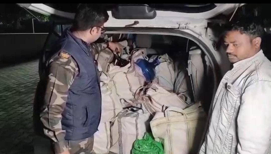 रांची: बड़ी मात्रा में नकली ब्रांड की विदेशी शराब जब्त, जानिए कहां मिला मिनी फैक्ट्री