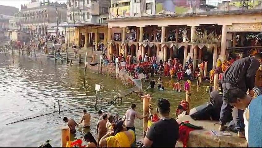 माघी पूर्णिमा पर बाबानगरी में उमड़ी श्रद्धालुओं की भीड़, शिवगंगा में भी डुबकी लगानेवालों का लगा तांता, पढ़ें प्रशासन की ओर से क्या है सुरक्षा व्यवस्था