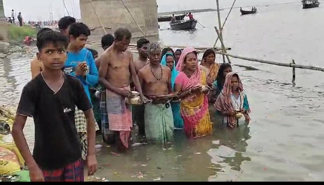 साहिबगंज:राजकीय माघी पूर्णिमा मेला में उमड़ी लाखों श्रद्धालुओं की भीड़,श्रद्धालुओं ने लगाई आस्था की डुबकी