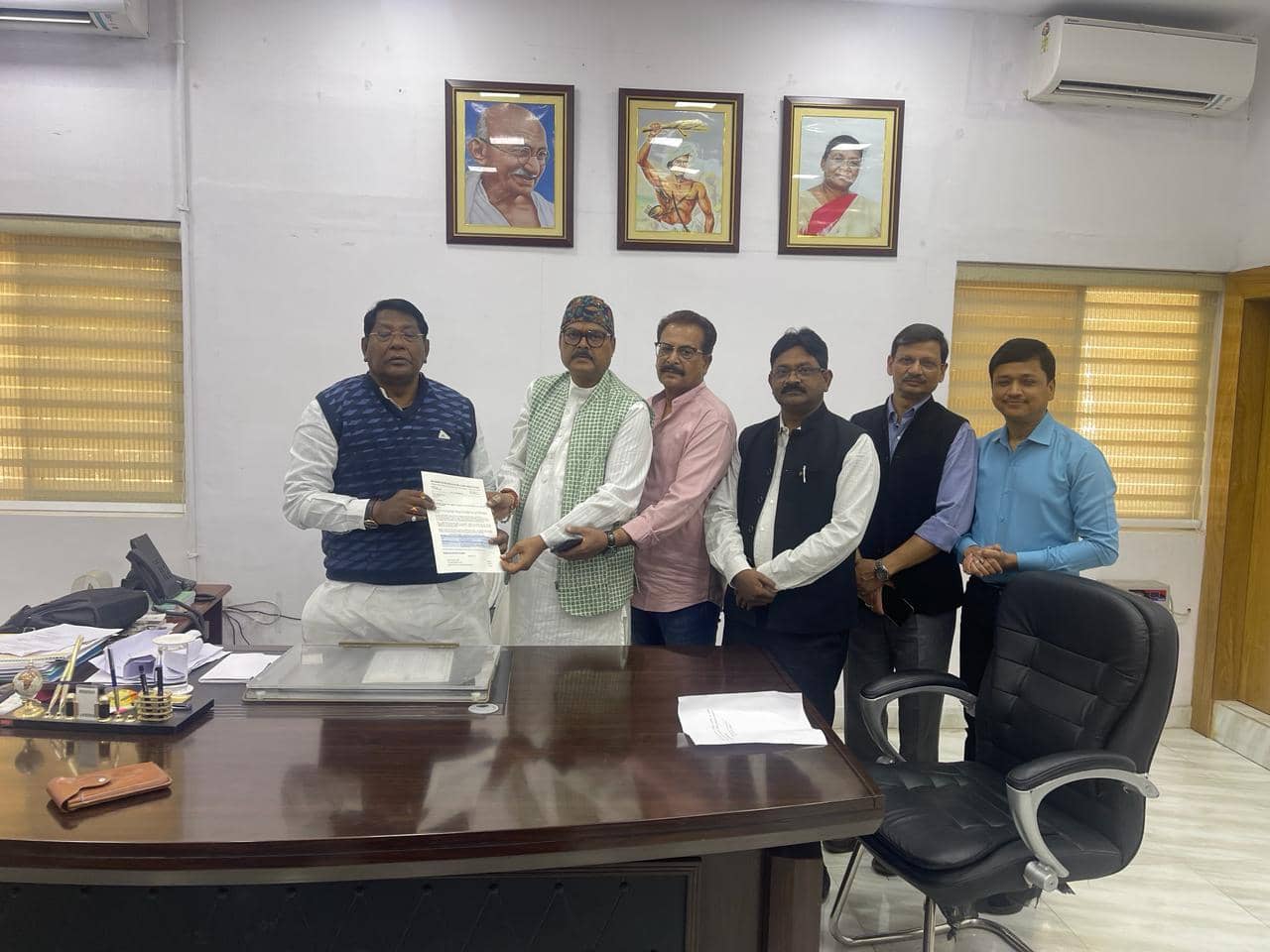 पेट्रोलियम एसोसिएशन को वित्त मंत्री का भरोसा:बिहार की तरह झारखंड में भी बिक्री कर विभाग से मिलेगी मुक्ति,बकाया का जल्द मिलेगा भुगतान, वैट पर भी होगा पुनर्विचार 