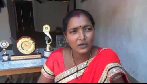 गुमला की महिलाओं ने यह तरकीब अपनायी तो होने लगी पैसों की बरसात, देखिए वीडियो