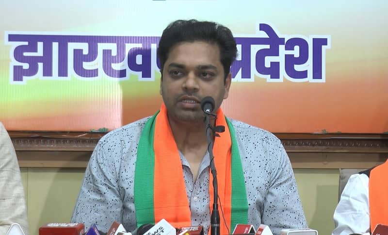 ‘झारखंड सरकार बाहरियों को बेच रही 70 फीसदी नौकरियां, बीजेपी विधायक अमित मंडल ने कहा- 4 साल में JSSC और JPSC नहीं कर पायी तीन हजार से अधिक नियुक्तियां 