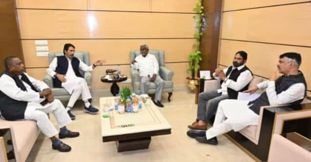 क्या सीट शेयरिंग पर बन गई बात ? कांग्रेस 7 और झामुमो 5 सीट पर लड़ेगी चुनाव ! पढ़िए झारखंड की 14 लोकसभा सीट पर किस दल का किस सीट पर है दावा