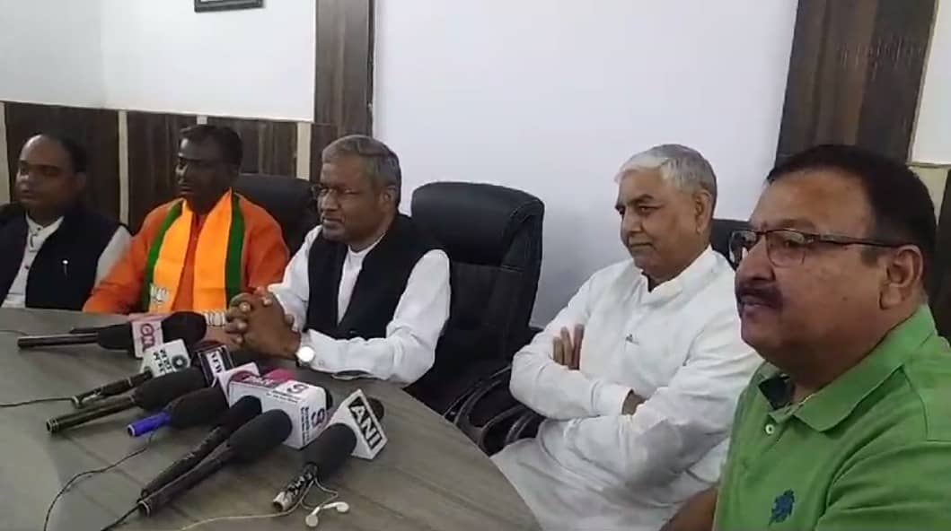 दुमका पहुंचे भाजपा प्रदेश अध्यक्ष बाबूलाल, कहा लोकतंत्र में मलिक जनता होती है जनता ही झामुमो को यहां से करेगी विदा