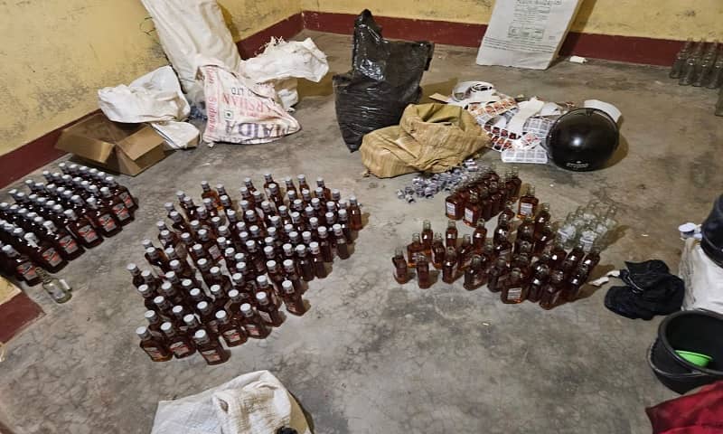 रांची में होली से पहले मिनी शराब फैक्ट्री का खुलासा, महंगे दामों में खपाने की थी तैयारी, पुलिस ने एक आरोपी को दबोचा