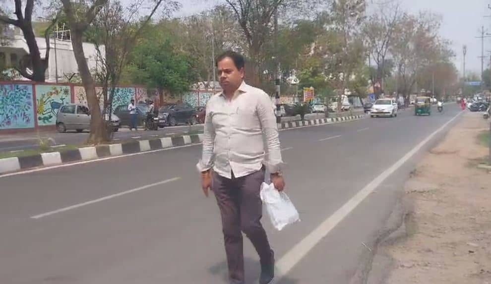 ED Action in Illegal mining: पूर्व मुख्यमंत्री हेमन्त सोरेन के प्रेस सलाहकार अभिषेक श्रीवास्तव उर्फ पिंटू से पूछताछ शुरू