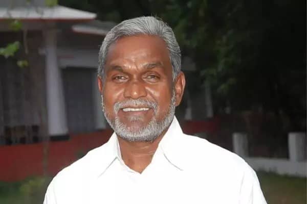 BREAKING: राजनीतिक उठापटक के बीच जेल में हेमंत से मिले सीएम चंपई सोरेन