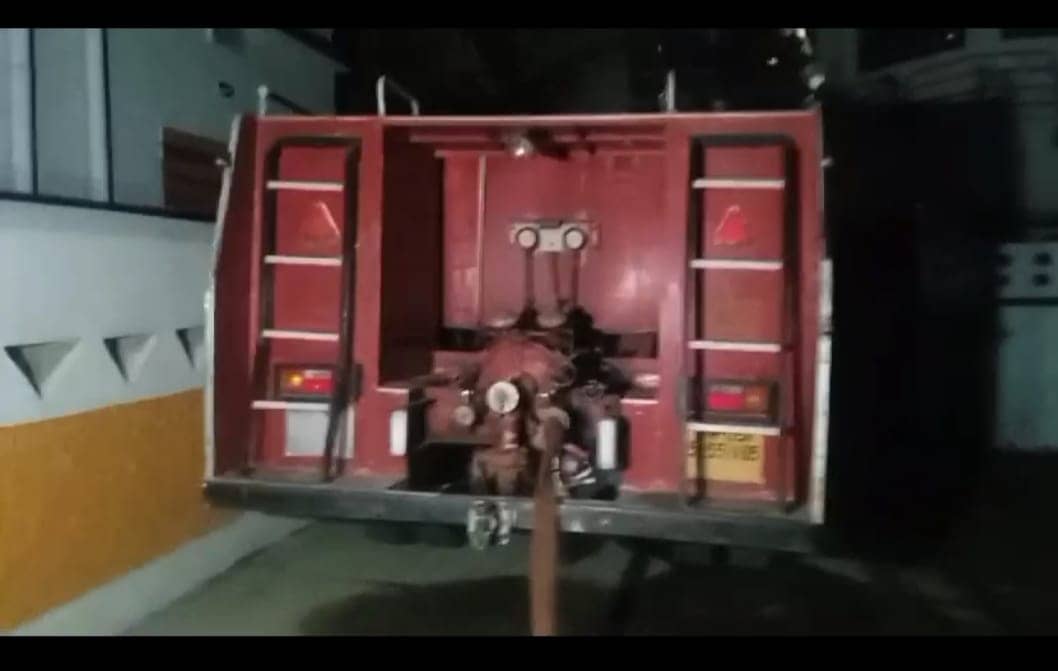 Dhanbad News : आग ने फिर बरपाया कहर, इस बार काजू गोदाम को लिया चपेट में, करोड़ों का नुकसान 