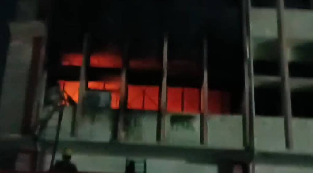 धनबाद में कोयला भवन कार्यालय में लगी आग, कागजात जलकर राख, काफी मशक्कत के बाद आग पर पाया गया काबू 