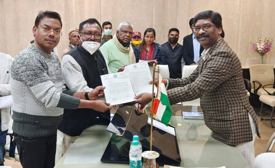 विधायक बसंत सोरेन ने सीएम से की मांग, दुमका में स्थापित हो मिनी सचिवालय
