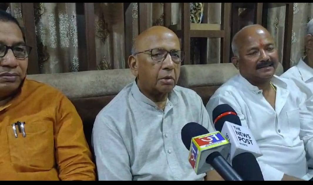 धनबाद पहुंचे विधायक सरयू राय,ढुल्लू महतो और कृष्णा अग्रवाल विवाद के बहाने क्या दिया सियासी संदेश,पढ़िए इस रिपोर्ट में