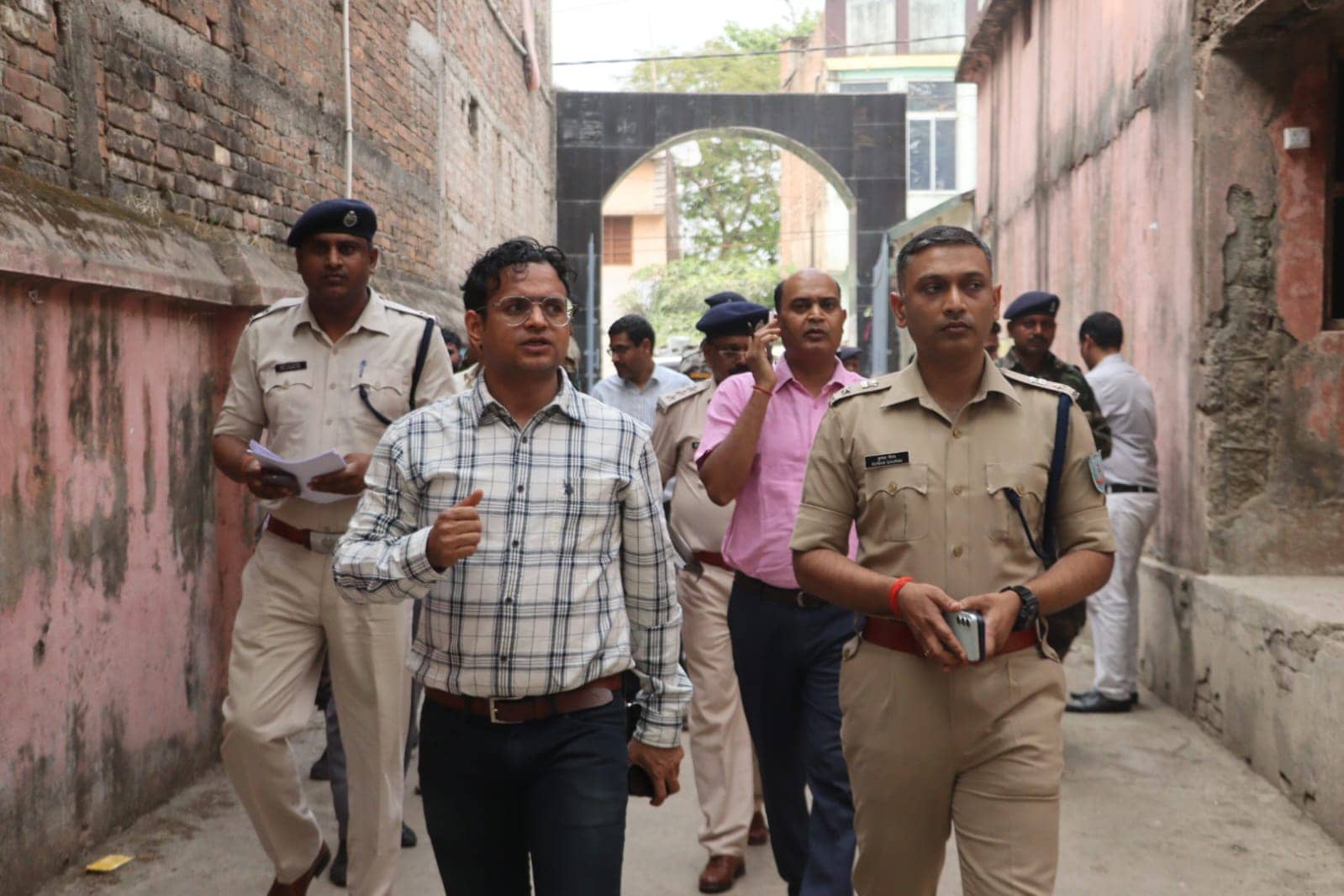 लोकसभा चुनाव को लेकर साहिबगंज प्रशासन अलर्ट! मतदान के दौरान ना आए कोई बाधा इसे लेकर तैयार की रणनीति   