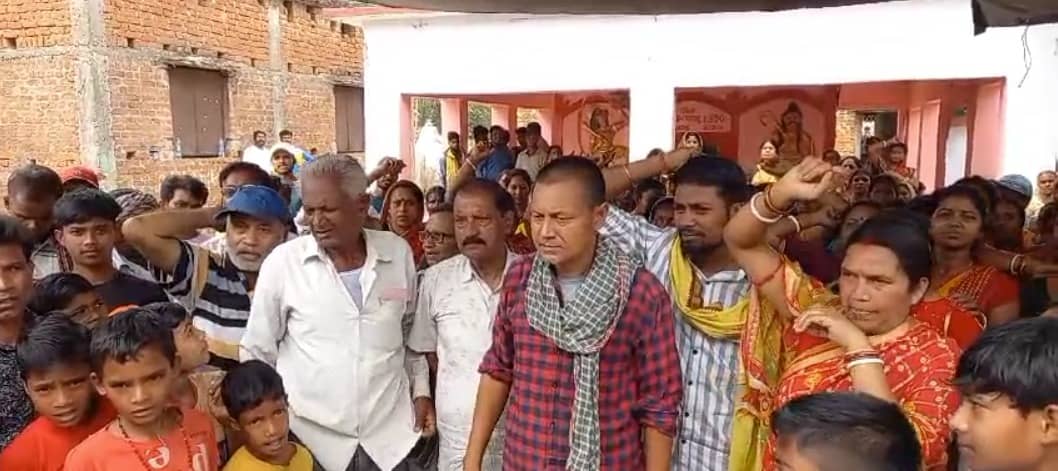 करण महतो के हत्यारे की कब होगी गिरफ्तारी, अब लोकसभा चुनाव बहिष्कार का कर रहे ऐलान