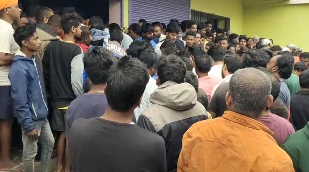 Breaking News: दिनदहाड़े हत्या से थर्राया लोहरदगा, सैलून में बाल कटा रहे छड़ व्यवसायी की गोली मारकर हत्या, लोगों में आक्रोश