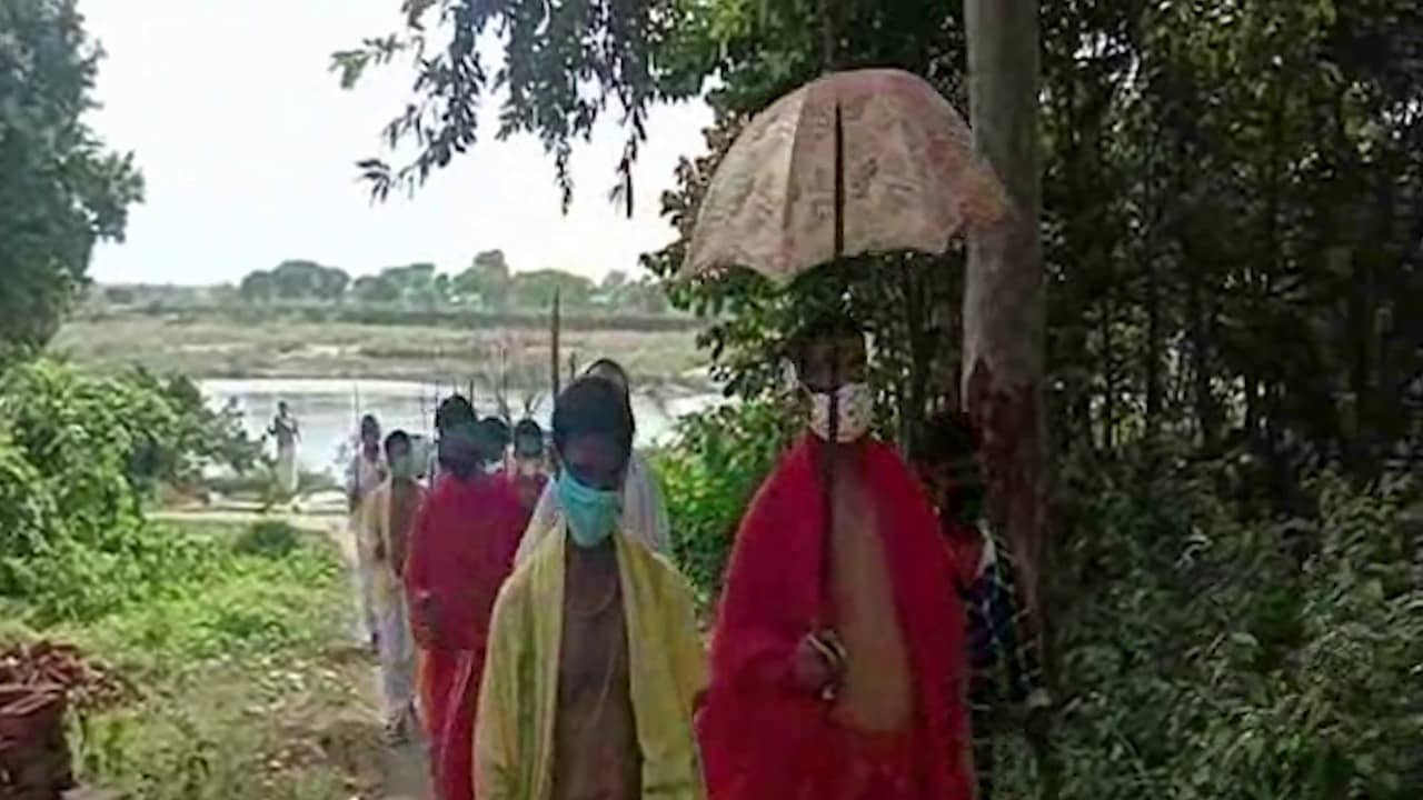 झारखंड का एक ऐसा अनोखा गांव जहाँ आज भी राजतंत्र की परंपरा है ज़िन्दा