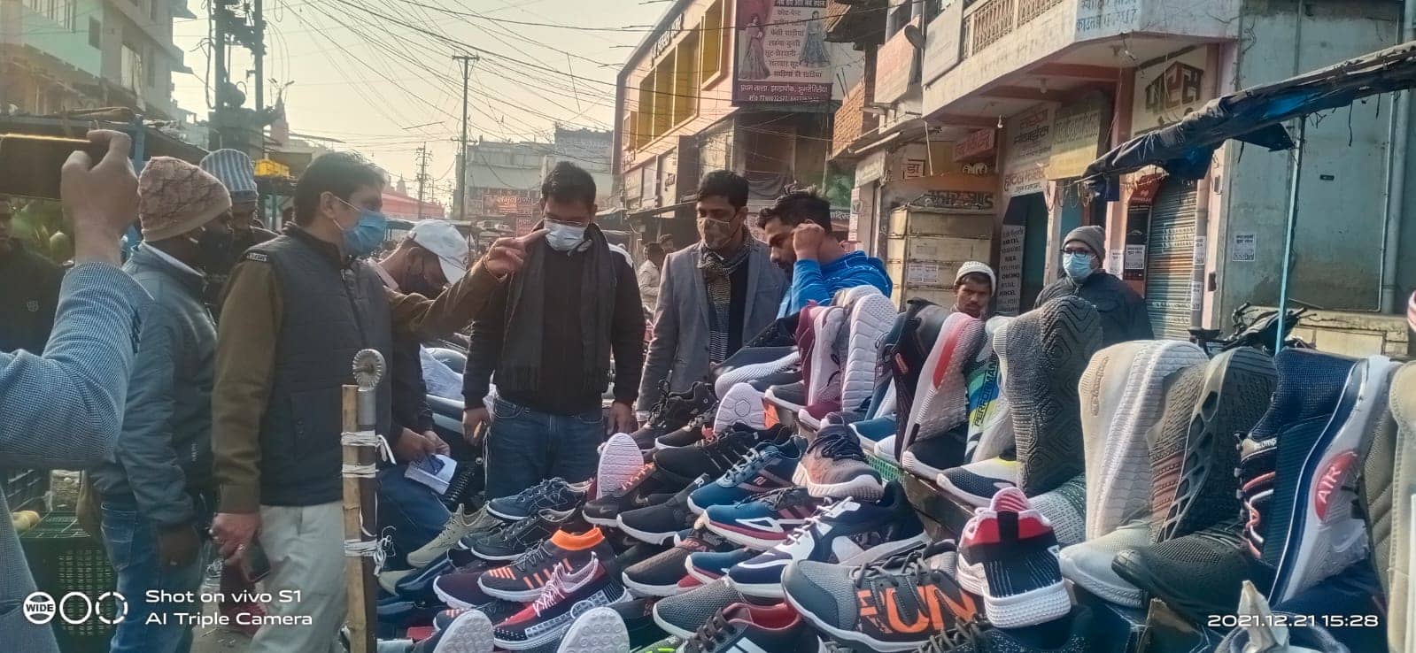 ट्रेड लाइसेंस को लेकर नप ने मारा छापा, पाँच दुकान सील