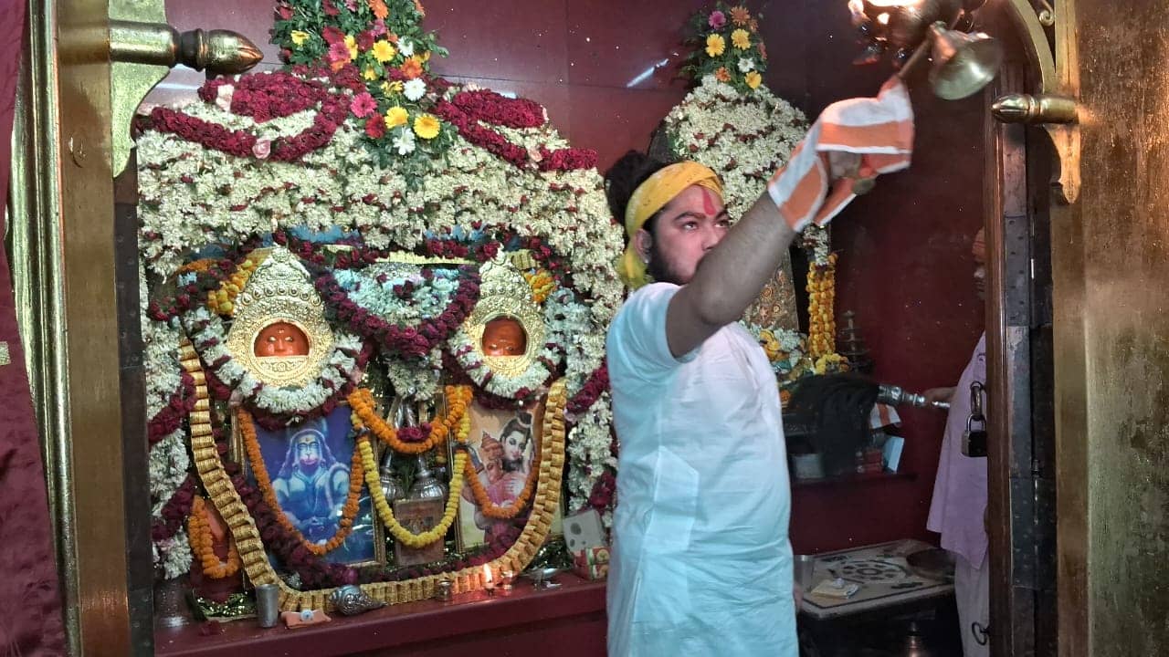 Ram Navami: जय श्री राम के नारों से गूंजा पटना का महावीर मंदिर, भाड़ी संख्या में उमड़ी श्रद्धालुओं की भीड़