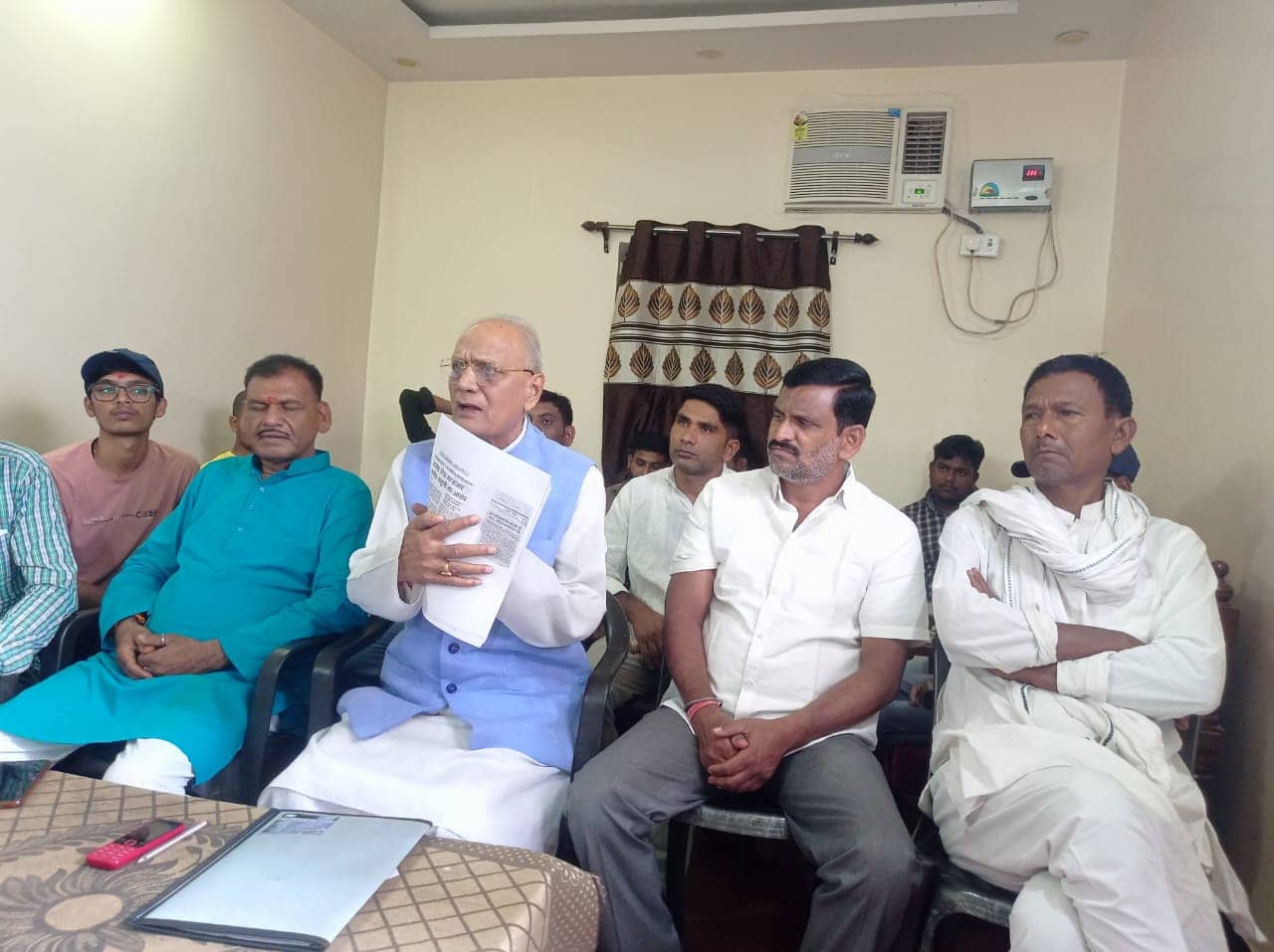 BIG UPDATE :अनुपमा सिंह को धनबाद से प्रत्याशी बनाये जाने के खिलाफ ललन चौबे ने दिया इस्तीफा