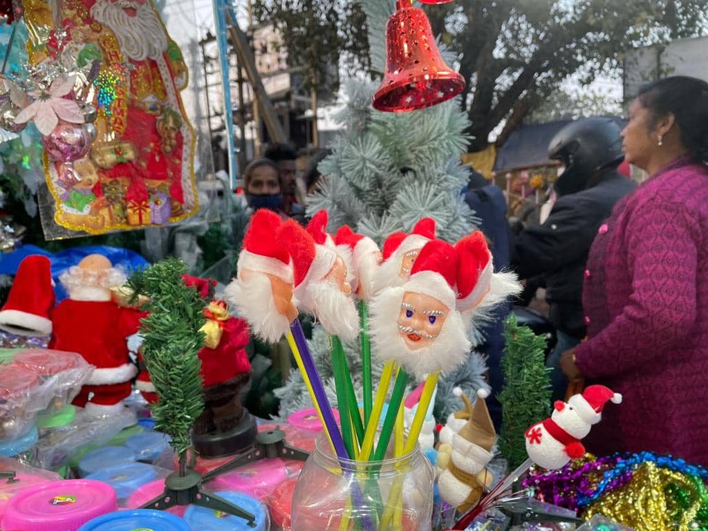 दिसंबर में आया क्रिसमस बहार , सभी को हैं सांताक्लॉस का इंतज़ार..!