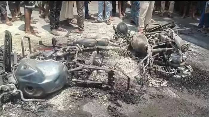 बेगूसराय में दर्दनाक सड़क हादसा, दो बाइक की टक्कर में लगी आग, तीन की मौत, एक घायल 