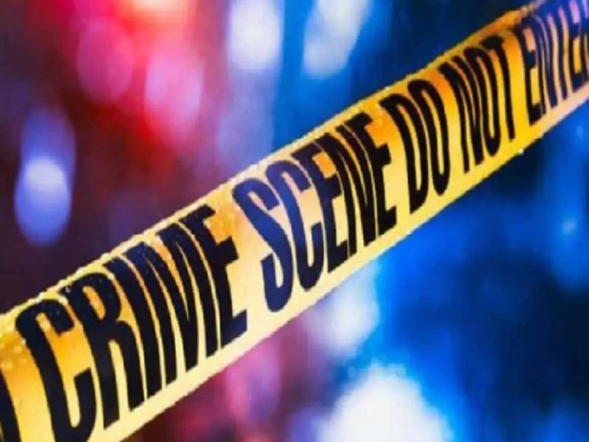 Crime News: पड़ोसी ने 6 साल की बच्ची की हत्या कर घर के गड्ढे में छिपाया शव, जानिए क्या है पूरा मामला