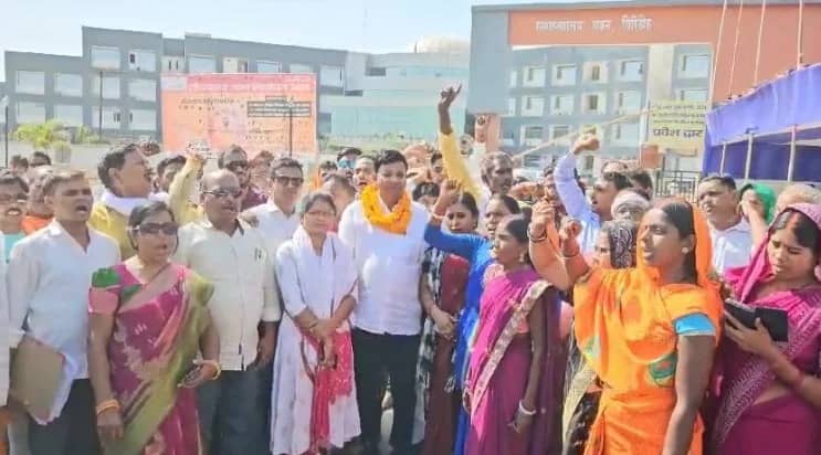 Gandey by-election-भाजपा को झटका, आजसू नेता अर्जुन बैठा ने पकड़ी बगावत की राह, नामांकन दाखिल