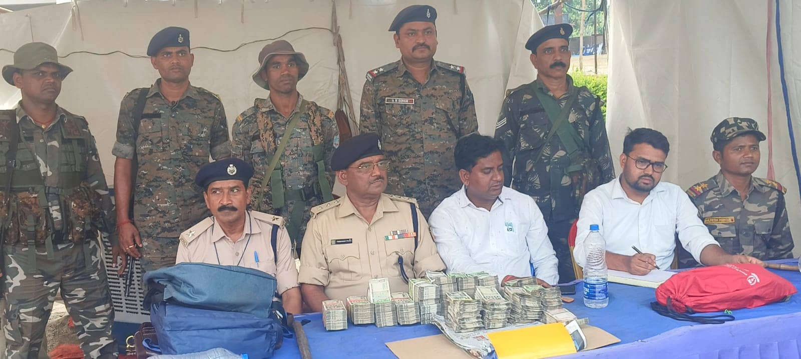 BIG BREAKING: ED की कार्रवाई के बाद अफरा-तफरी, ठिकाने तो नहीं लगाए जा रहे पैसे! अब रामगढ़ में इनोवा से 46 लाख मिले