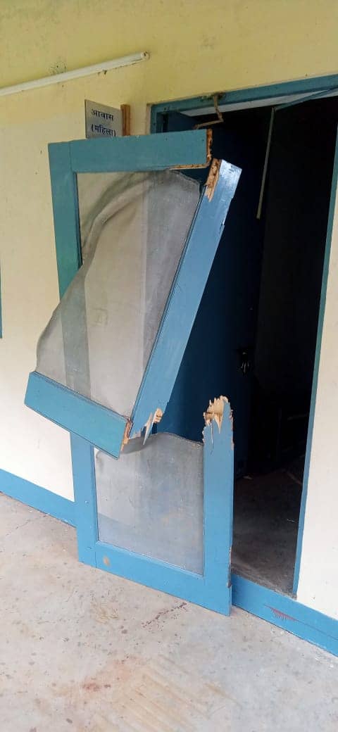 गुमला में फिर दिखा हाथियों का आतंक, गजराज ने मकान और फसलों को भी    पहुंचाया नुकसान