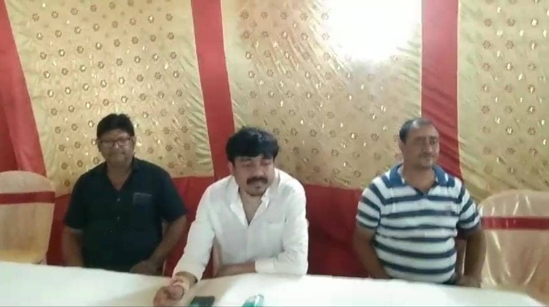 कभी थे करीबी अब निशिकांत दुबे पर जमकर भड़ास निकाल रहे हैं अभिषेक, जानिए क्या है वजह