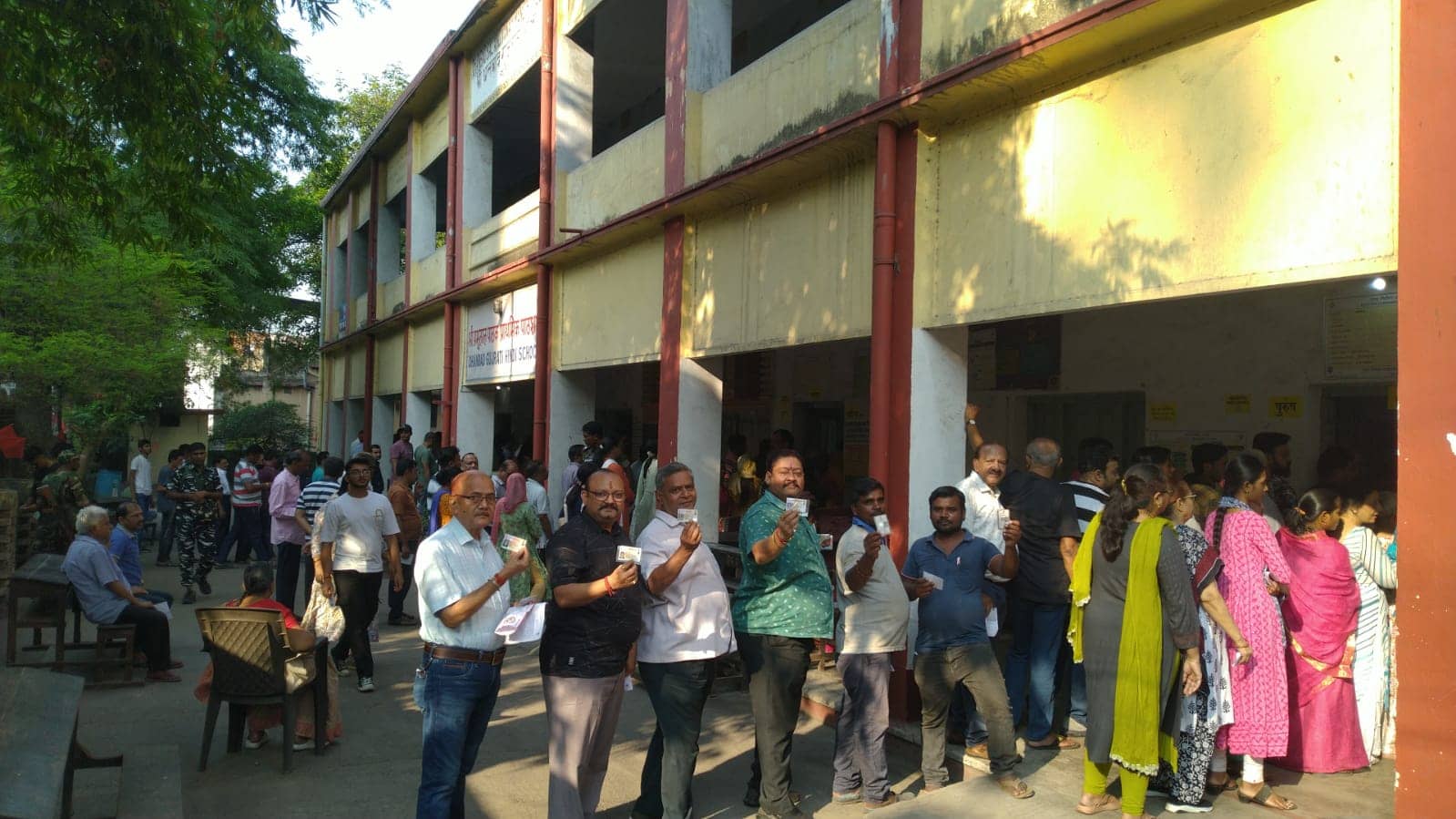 धनबाद लोकसभा : दिन के एक बजे तक सबसे अधिक सिंदरी विस में मतदान