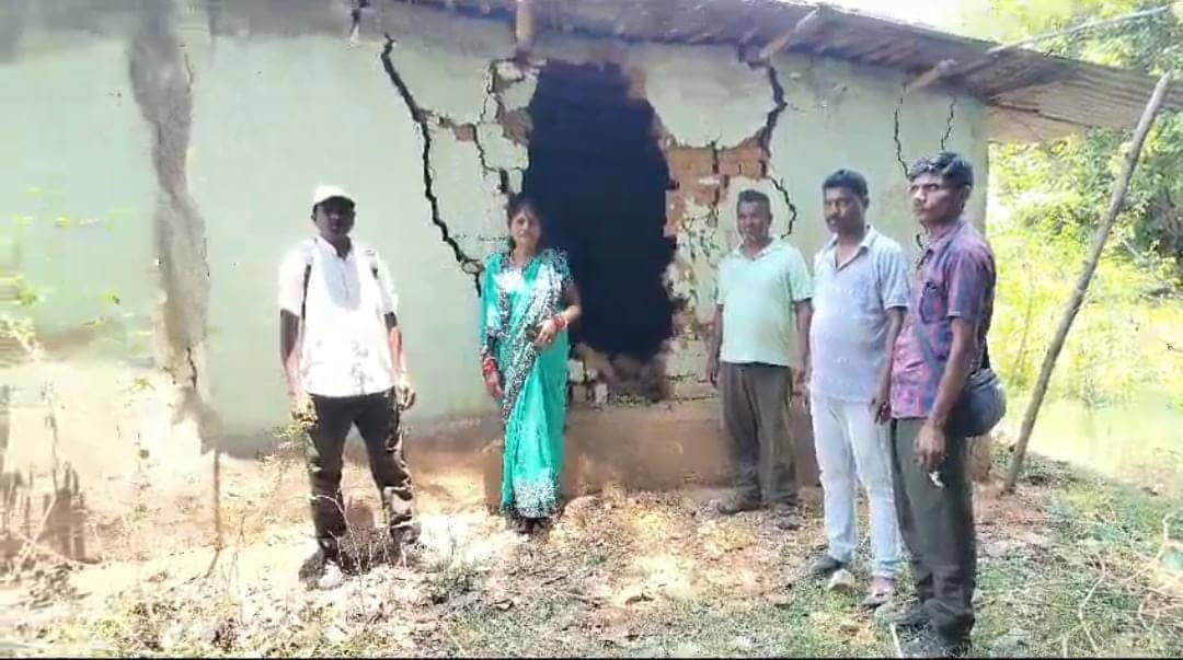 गुमला में गजराज का तांडव! हाथी ने चार घरों को किया क्षतिग्रस्त, खेतों की फसल को भी किया बर्बाद