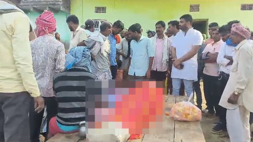 प्रधानमंत्री की ड्यूटी से डेहरी लौट रहे सिपाही की सड़क दुर्घटना में मौत, पार्थिव शरीर गांव पहुंचते ही पसरा मातम