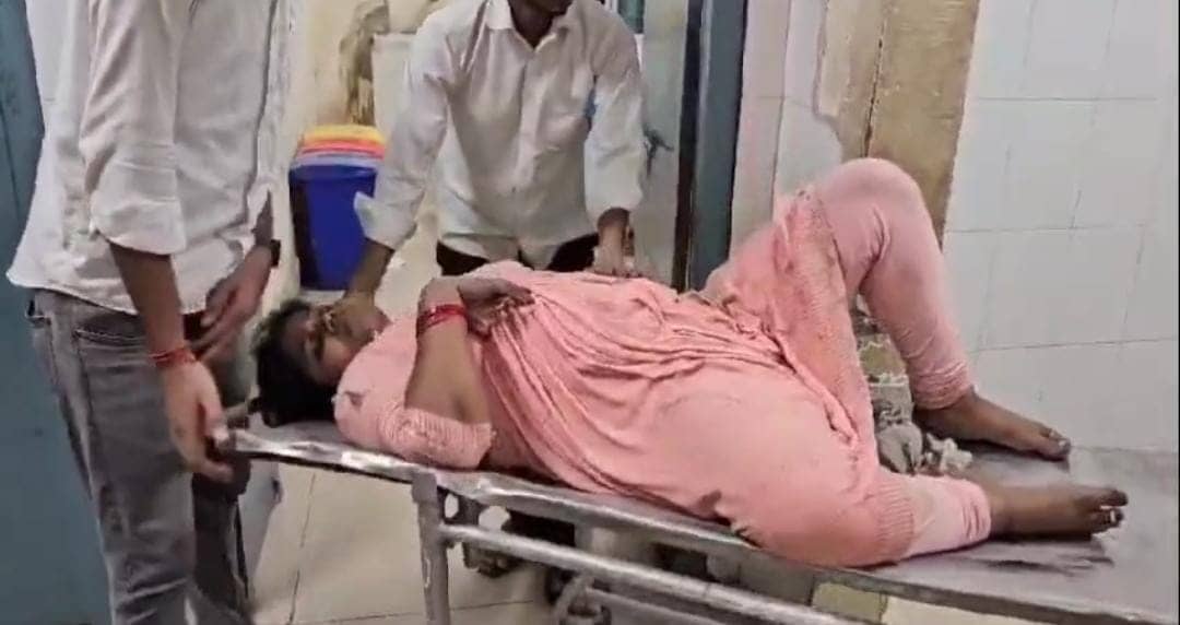 Bihar:पेशेंट की मौत के बाद हॉस्पिटल में जमकर मचा बबाल, आक्रोशित परिजनों ने सीएचओ को 5 मंजिला से फेंका नीचे