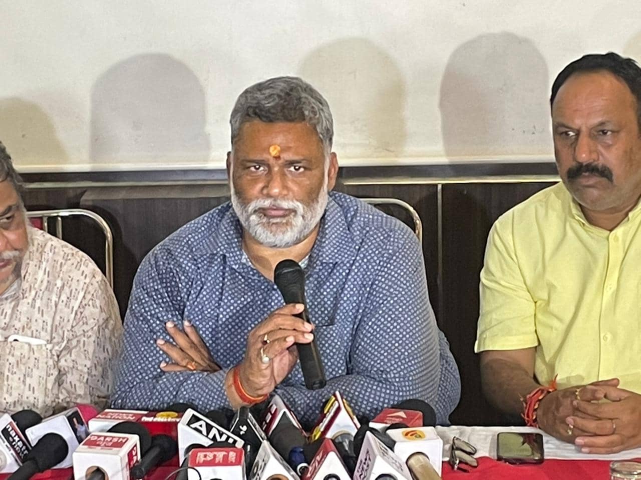 पप्पू यादव ने झामुमो प्रत्याशी नलिन सोरेन के पक्ष में किया प्रचार, कहा-बहरूपिया के सामने हेमन्त ने झुकना नहीं पसंद किया,जेल का सबक वोट से देगी जनता