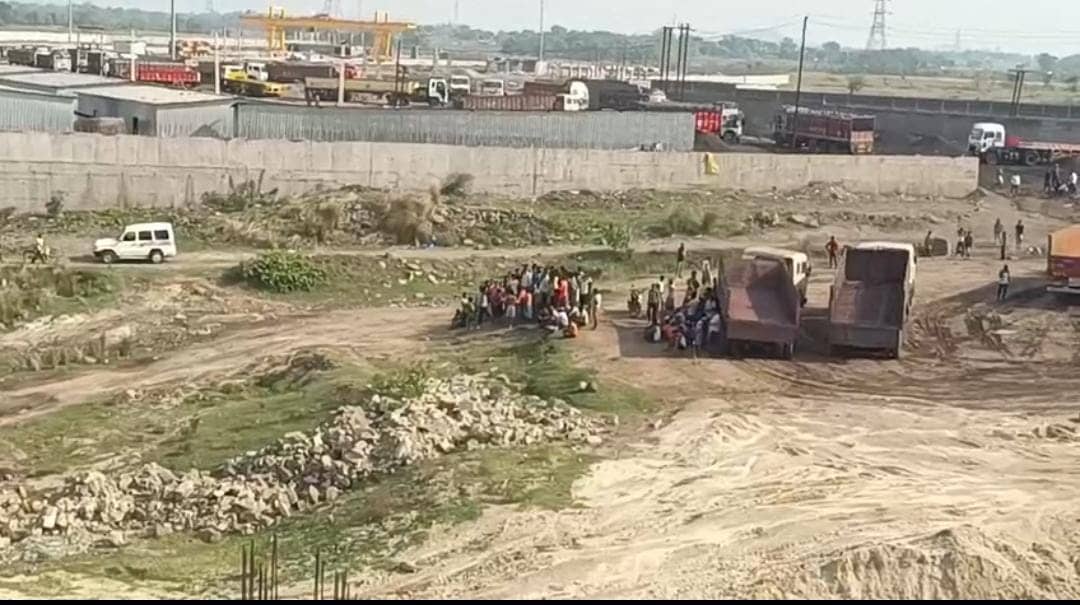 सरायकेला:तीन दिन से लापता युवक का कूजू नदी में तैरता मिला शव, हत्या की जताई जा रही है आशंका  