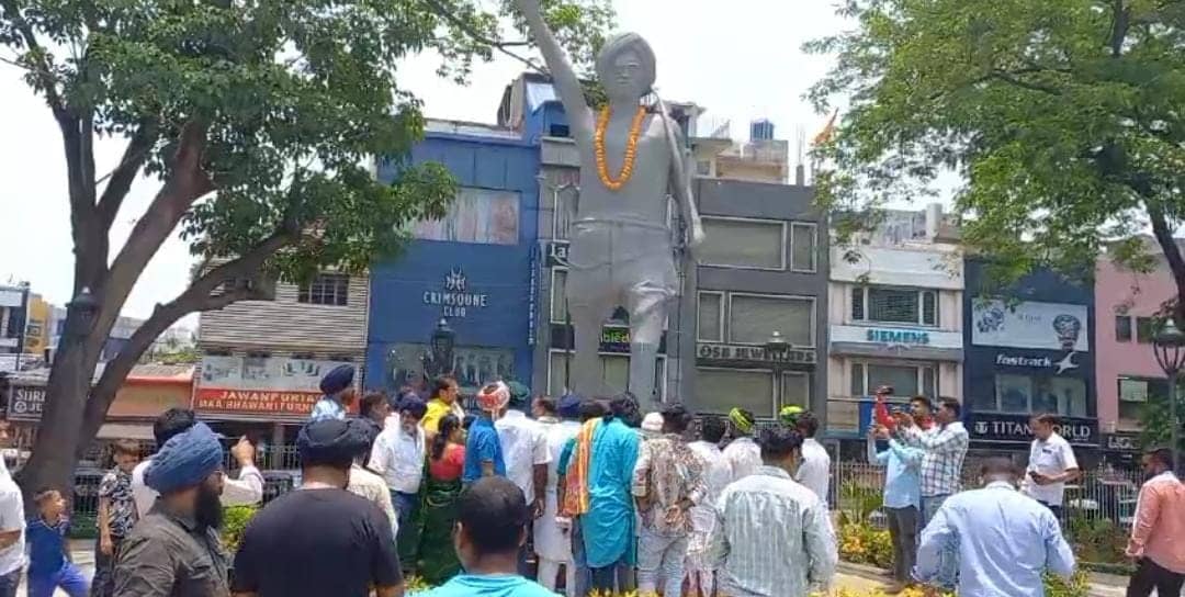 शहादत दिवस पर याद किये धरती आबा भगवान बिरसा मुंडा, जमशेदपुर में विधायक मंगल कालिंदी ने दी श्रद्धांजलि