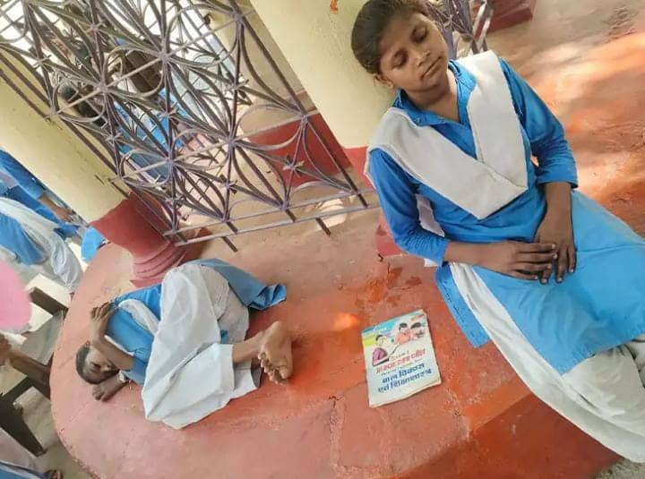 बिहार के 13 जिलों में गर्मी का रेड अलर्ट! स्कूल में भीषण गर्मी से बिगड़ रही बच्चों की तबियत   