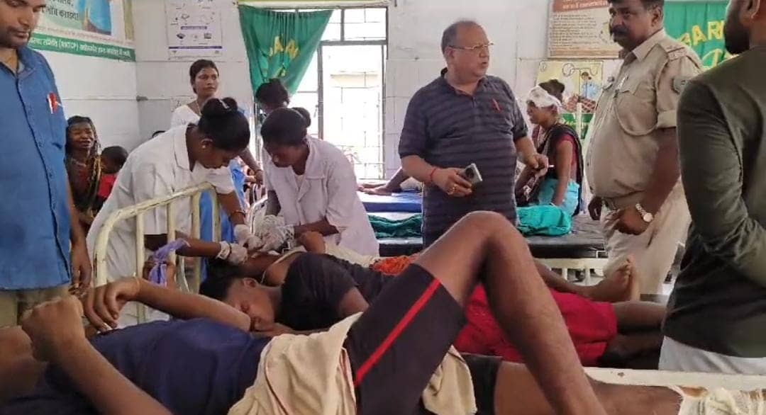 Big Breaking:साहिबगंज में बारात से वापस लौट रहा टेंपो दुर्घटनाग्रस्त, मौके पर एक बच्ची की दर्दनाक मौत, 20 बाराती गंभीर रुप से घायल 