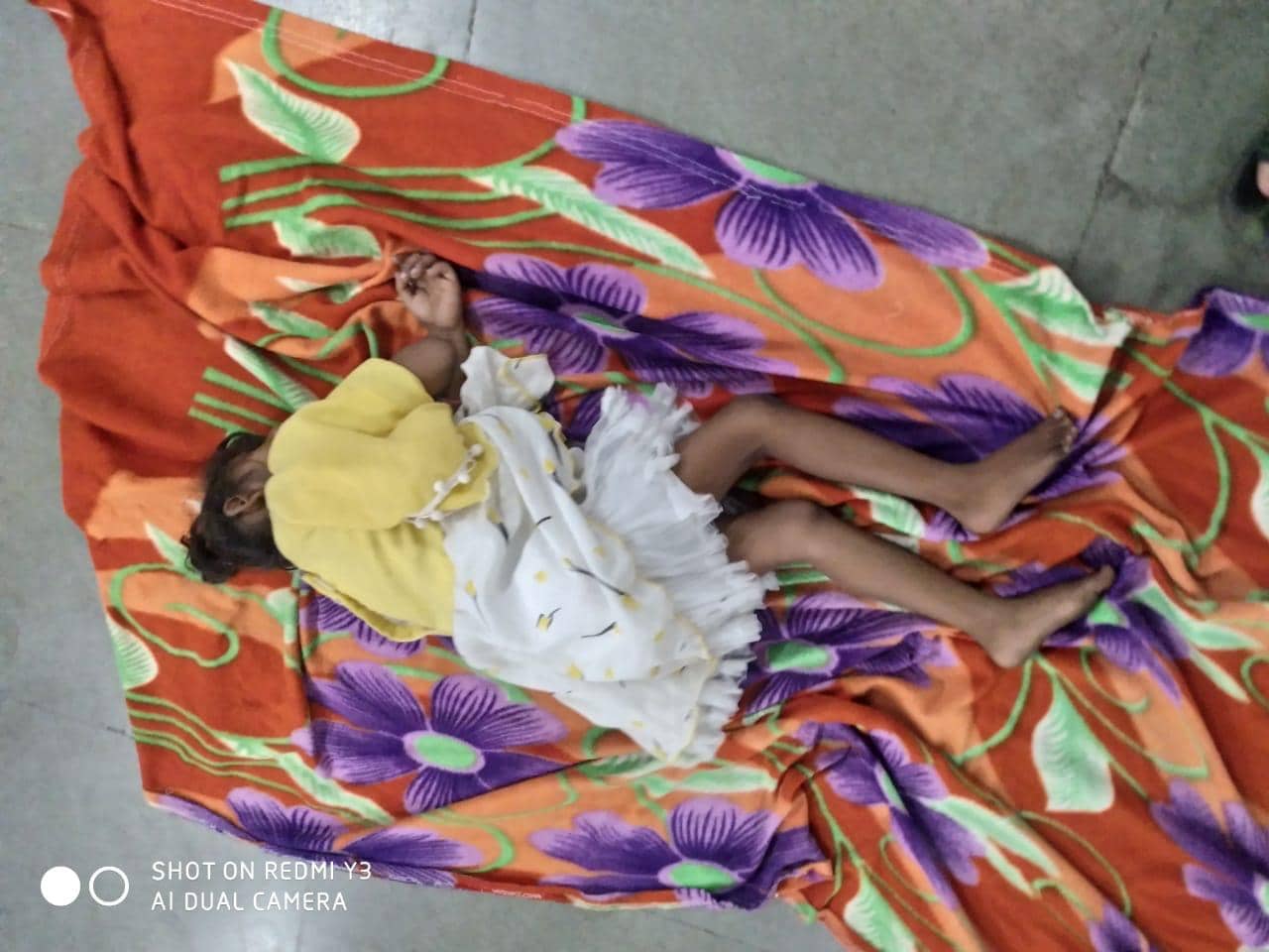 DHANBAD: समय बेरहम हो गया है या आदमी, फिर कम्बल में लिपटी लावारिश मिली बच्ची 