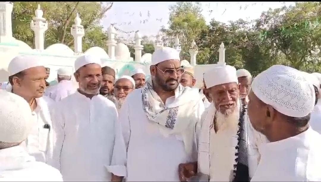 मंत्री हाफिजुल हसन ने अदा की बकरीद की नमाज, शांतिपूर्ण तरीके से ईद मनाने की अपील की