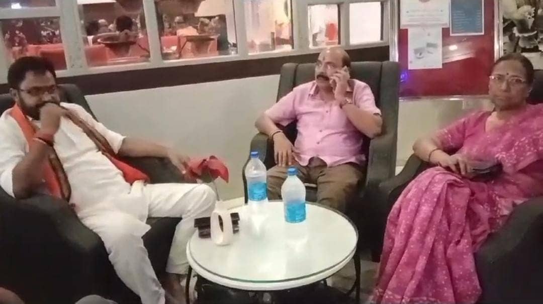 कैसे होगा भाजपा का संताल फतह, जब आपस में ही भिड़ रहे हैं कार्यकर्ता और नेता